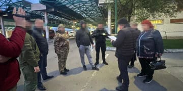 За допомогу десяткам ухилянтам покинути країну судитимуть банкіра з Кременця