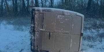 Бус перекинувся у кюветі на дорозі Тернопіль-Львів-Рава-Руська