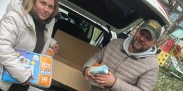Благодійний фонд "Хвилі змін" передав дитяче харчування та памперси