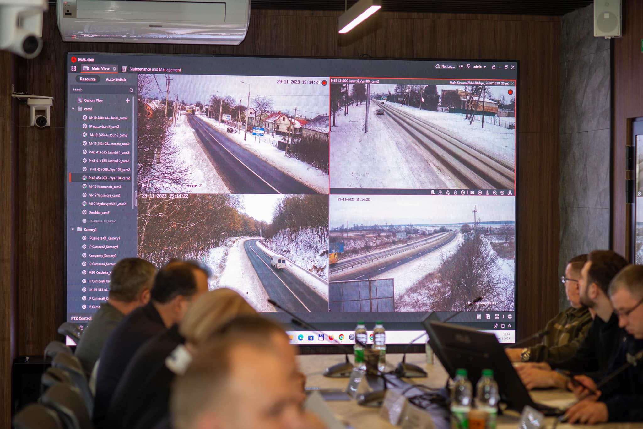 Через погіршення погоди громади Тернопільщини залучають снігоочисну техніку та перевіряють Пункти незламності
