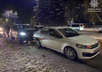 У Тернополі водій сів п’яний за кермо і пошкодив дві автівки