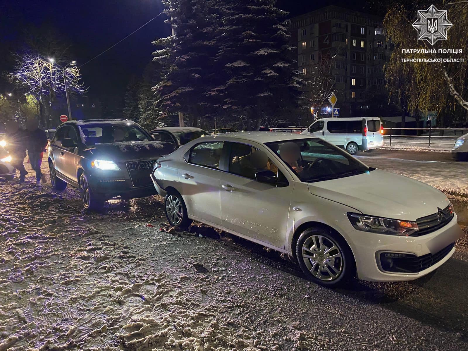 У Тернополі водій сів п’яний за кермо і пошкодив дві автівки
