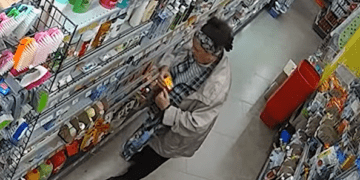 У Тернополі розшукують магазинну крадійку