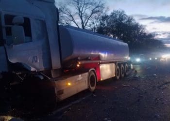 Вантажівка і легківка не розминулися