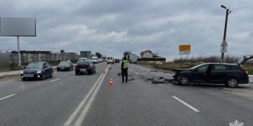 Вантажівка та легківка не розминулися на виїзді з Тернополя