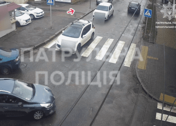 Одразу три протоколи склали на п’яну 58-річну водійку у Тернополі (Відео)