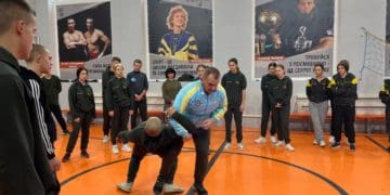 Із основними прийомами самбо знайомили курсантів Тернопільського коледжу