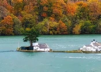 Мережу зачарував надзвичайний будинок, в якому ніхто не хоче жити: у чому причина
