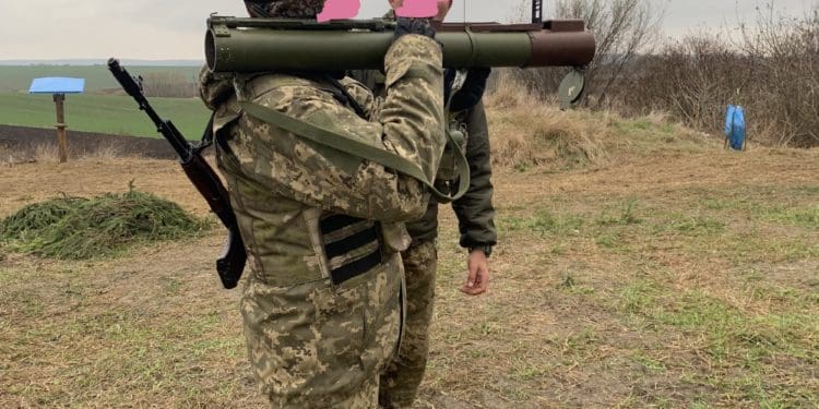 Добровольці з Тернопільщини на навчаннях покращують свої військові навички