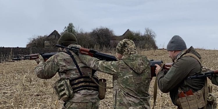 Добровольці з Тернопільщини на навчаннях покращують свої військові навички