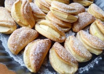 Тістечка з яблуками, які швидко готуються: рецепт на вихідні