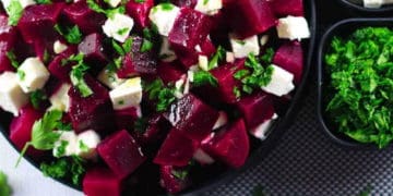 Три сезонних рецепти салатів з буряка