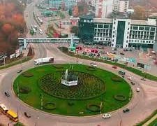 Розмітка на Збаразькому кільці: водії сперечаються, чи можна з’їжджати з кільця двома смугами