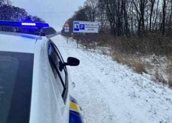 Тернопільські патрульні нагадують про місця про місця відстою та стоянки для вантажівок
