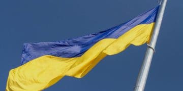 На місяць за ґрати відправили жителя Ланівців, який порвав державний прапор
