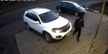 У Бучачі п’яний водій приставав до дівчинки-продавця і нахамив поліцейським