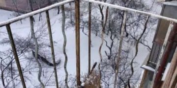 Рятували стареньку тернополянку, яка випадково зачинилась на балконі