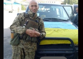 Меморіальну дошку на честь загиблого захисника Миколи Голяша