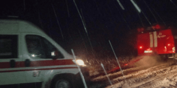 Поспішаючи на виклик у снігу застрягла швидка у Вишнівецькій громаді