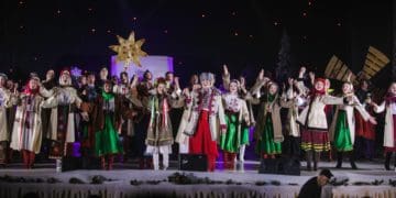 Студенти ЗУНУ показали виставу "Ніч перед Різдвом" і зібрали кошти для захисників