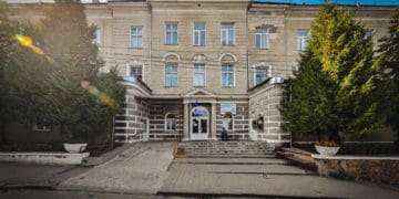 Керівника лікарні у Тернополі оштрафували через преміювання сина
