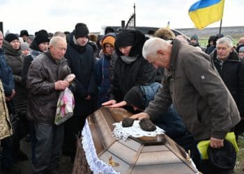 В останню путь провели захисника Сергія Лисака жителі Лановецької громади
