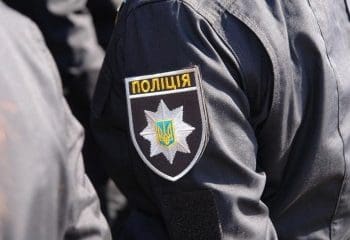 У Тернополі жінка почула крик про допомогу з квартири і покликала поліцію