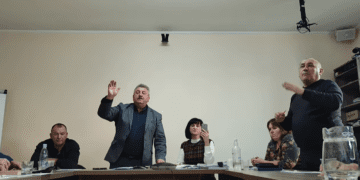 У Микулинцях депутати з труднощами розглядають питання зняття із себе надбавки "За складність і напруженість"
