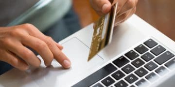 Замість допомоги від міжнародної організації власні гроші втратила жителька Ланівців