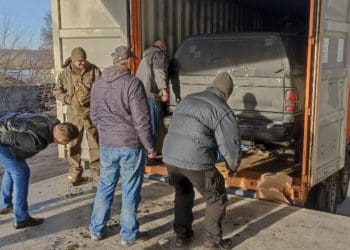 Два позашляховики для "Азову" прислала у Тернопіль українська діаспора міста Детройт