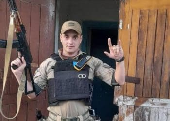 Нагрудною відзнакою «Срібний хрест» нагородили воїна із Великогаївської громади Олега Дороша
