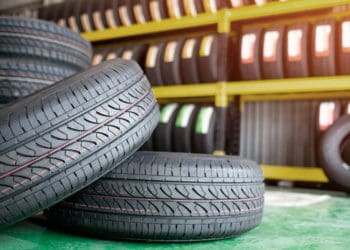 Житель Тернопільщини залишився без шини і грошей