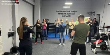 Тернопільські патрульні вчили жінок самообороні