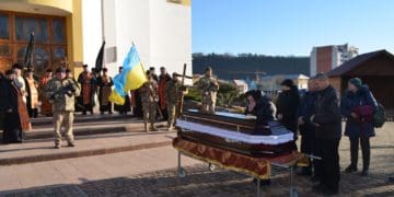 Білобожницька громада зустріла на щиті захисника Василя Винярського