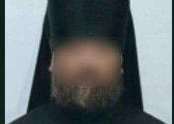 П’яний голий священник вистрибнув з другого поверху Лаври