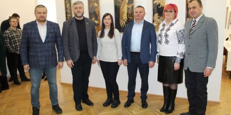 В Тернопільському обласному краєзнавчому музеї відкрився мистецький проєкт майстрів Петра Левицького та Юлії Сватко