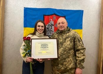 Волонтерка «Української команди» Тетяна Комісарчук отримала подяку від Валерія Залужного