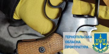 Повідомили про підозру одеситу, який продавав зброю на Тернопільщині