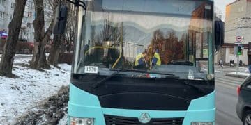 Тернополянка поки виходила з маршрутки зламала ногу