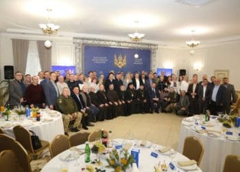 Молилися за мир в Україні: у Збаражі відбувся молитовний сніданок