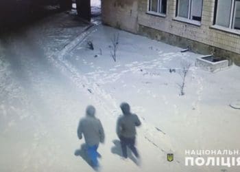 Двоє неповнолітніх пограбували жінку, яка поверталась з ввечері з роботи у Тернополі