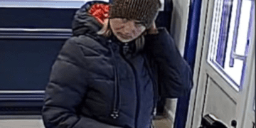 У Тернополі розшукують жінку, яка скуплялась з краденою карткою