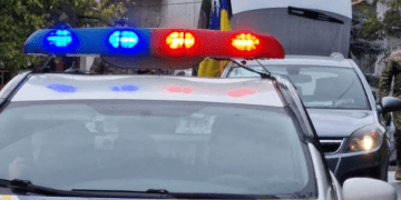 пішоходи проігнорували звуковий сигнал патрульних, які супроводжували воїна "на щиті"