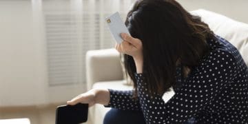 За дві транзакції тернополянка втратила майже сто тисяч