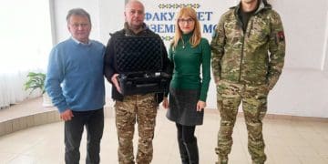 Працівники та студенти факультету іноземних мов ТНПУ закупили дрон для викладача, який зараз на фронті