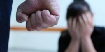 чоловік напідпитку вдарив дружину півлітровою банкою