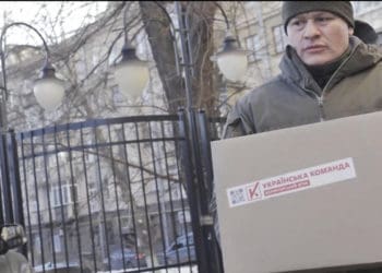 «Українська команда» передала зігріваючі набори десантникам з 46 бригади, які тримають Мар’їнку