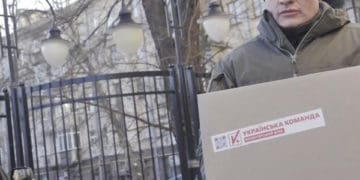 «Українська команда» передала зігріваючі набори десантникам з 46 бригади, які тримають Мар’їнку