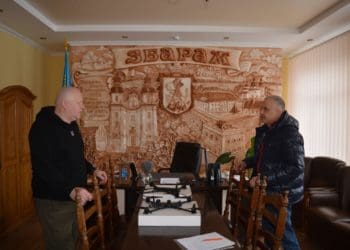 10 дронів придбали для воїнів на фронт працівники Збаразької міськради