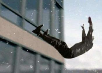 тернополян випав з балкону на 9 поверсі і загинув